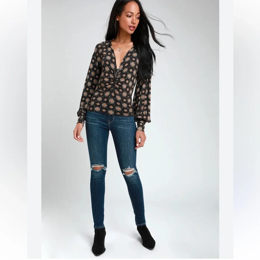 FREE PEOPLE FLATTERING PARTY TOP BOHO WASHED BLACK PRINT LONG SLEEVE LIGHTWEIGHT